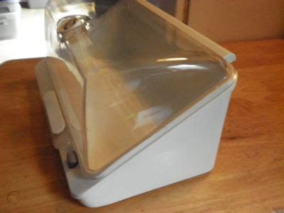 vacuum sealed bread box